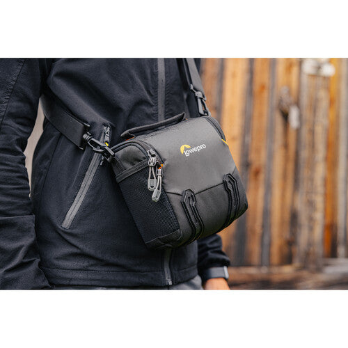 Lowepro Adventura SH 120 III Shoulder Bag (Black) - Image 9