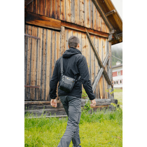 Lowepro Adventura SH 120 III Shoulder Bag (Black) - Image 12